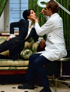 A doctor and patient in conversation outdoors illustrating an aesthetic consultation at 23MD